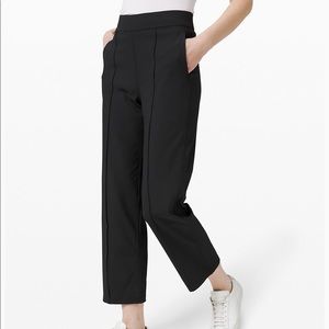 NWT Lululemon Black Urban Strides size 4 pants